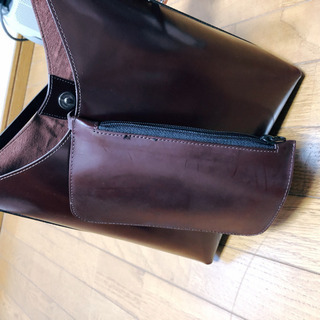 赤茶色ショルダーバッグの画像