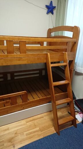 子供が使っていた2段ベッドです。