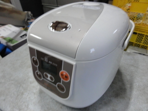 A134 シーシーピー　炊飯ジャー　BK-R60-WH　２０１８年製　３．５合炊き　未使用品