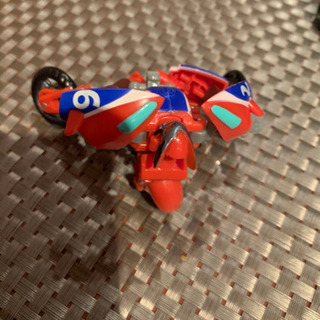 トランスフォーマー大小合わせて11体の画像