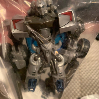 トランスフォーマー大小合わせて11体の画像
