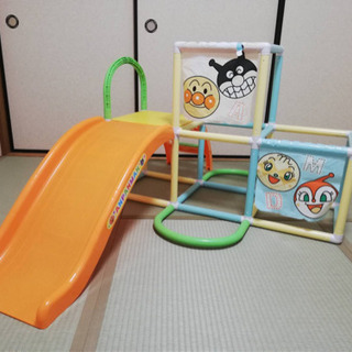 アンパンマン　滑り台