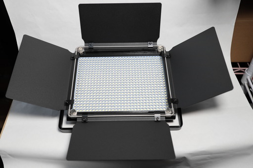 NEEWER LEDライト LED-NL660 照明  ライト　写真 映像 Lバッテリー式