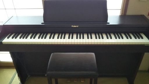 ローランド  電子ピアノ  椅子付　２００８年製2008年製RP101-MH