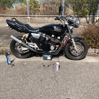 xjr4hm  車体