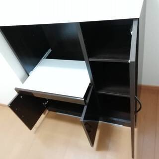 食器棚の画像