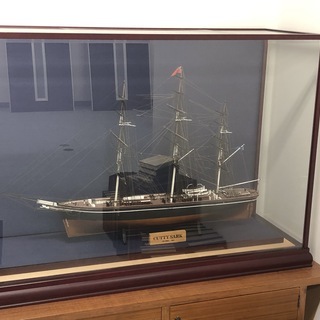 【船の模型　ガラスケース付き　引き取り希望】の画像