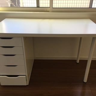 ０円！ 机と椅子を譲ります。イケアのリンモンとフリンタンの画像