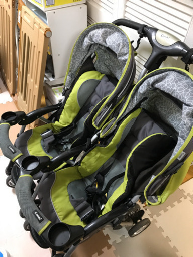 横型2人乗りベビーカー　コンビ　ツインスポーツ