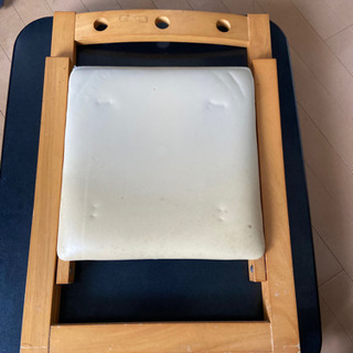 机と椅子の画像