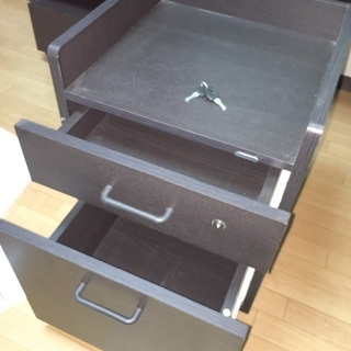 勉強机×イス×サイドテーブルの画像