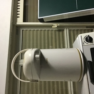 1人暮らしセット【冷蔵庫、電子レンジ、オーブン、炊飯器、テーブル、ハンガーラック、ポットの画像