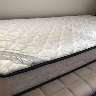 モダンデコのマットレス美品
