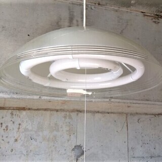 蛍光灯　(照明器具)の画像