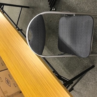 長テーブル　パイプ椅子　無料で差し上げますの画像