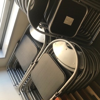 長テーブル　パイプ椅子　無料で差し上げますの画像