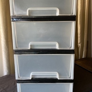プラスチック引き出し4個