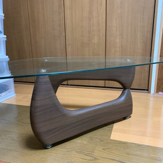 オシャレなモダンテーブルの画像