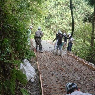 津山市・真庭市　日払OK！12000円 現金手渡し 現場作業員募集！建設工事現場                 の画像