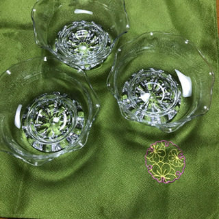 かき氷の器。　金魚鉢のような可愛い器３個