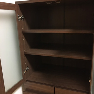 【差し上げます】木製食器収納棚の画像