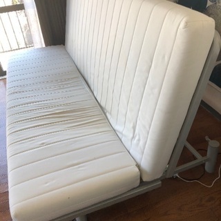 IKEAのソファーベッド（セミダブル）あげます。