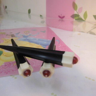 新品未使用　17.980円　沖縄三線専用　カーネリアンを冠したカラクイ三本セットの画像