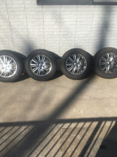 スタッドレスタイヤ　ホイール付き美品