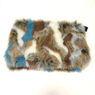 ファー クラッチバッグの画像