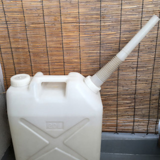 ポリタンク　白　灯油