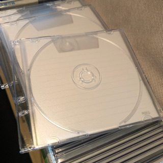空のCDケース　新品・中古入り混じり