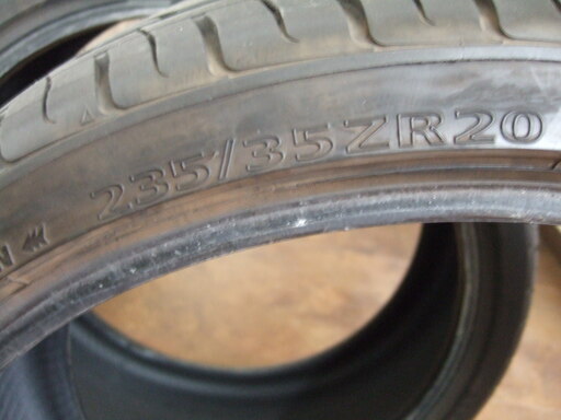 235/35ZR20 バリ山２本　2018年製6週