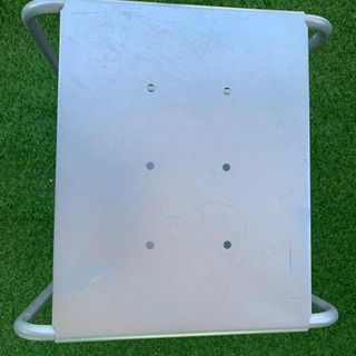 差し上げます！スチール製のキャスター付きワゴンの画像