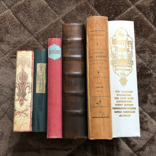 洋書風小物入れの画像