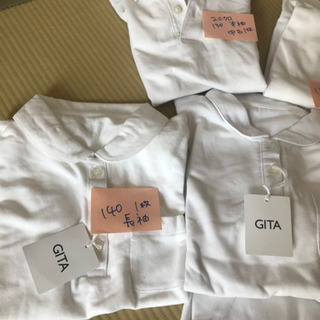 白いポロシャツ 新品130と140全部まとめて！