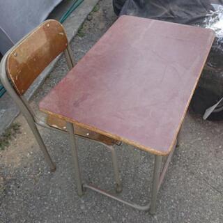 【値下げ】小中学校の机＋椅子 2号(159～172cm) ネスコ...
