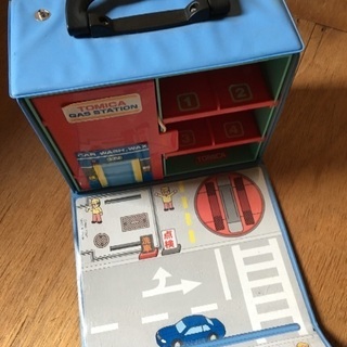 取引中☆トミカ 中古 バッグ型  ＊車画像は参考までに！