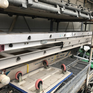 梯子、大きなハシゴ