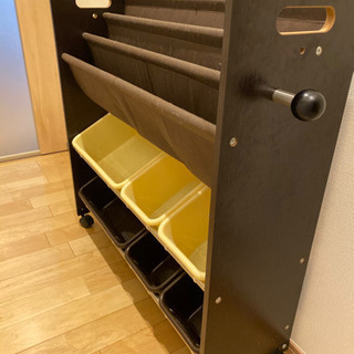 【3月31日まで】まで絵本ラック付きおもちゃ片付け収納ラックの画像