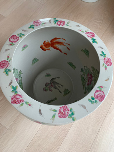 薔薇や金魚の絵の鉢