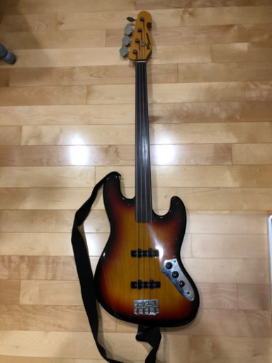 Bill Laurence フレットレスベース