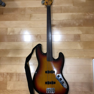 Bill Laurence フレットレスベース