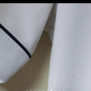 急募🔊 ほぼ新品❕◀️ナガイレーベン▶️ナース ホワイト 白衣 上のみ Lの画像