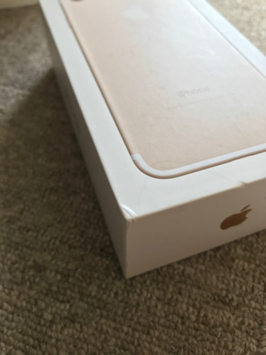 【売り切れました】iPhone7 32GB ゴールド docomo