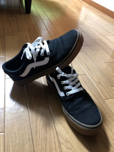 バンズスニーカー