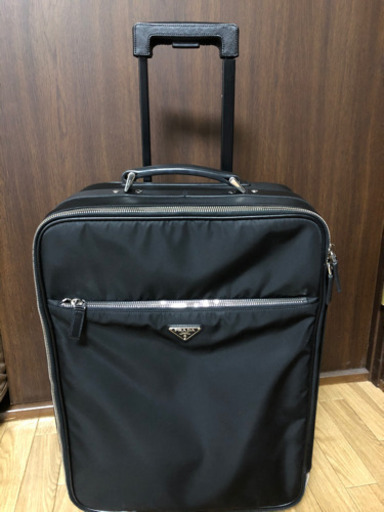 代官山にて　受渡し決定　PRADA キャリーケース　美品