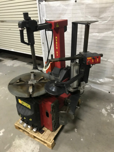 中古タイヤ　チェンジャー  コルギー　方側サポート付