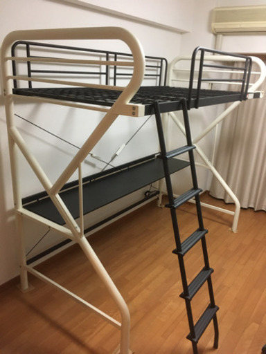 ニッセン ロフトベッド(とIKEAのマットレス、スプリングバックオフィスチェア)