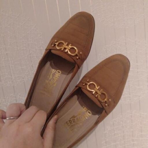 Ferragamo　パンプス