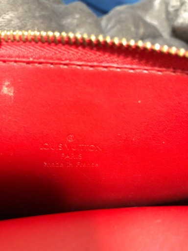 LOUIS VUITTON エナメルバック